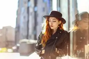 耳朵小的女人面相好吗